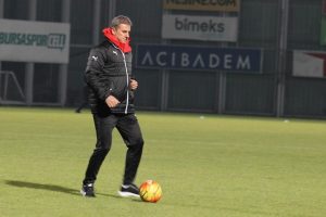 Hamzaoğlu, Bursaspor ile ilk antrenmana &ccedil;ıktı