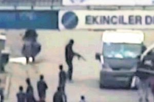 Ter&ouml;r dehşeti MOBESE kamerasında