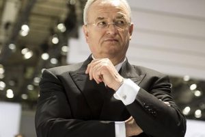 Alman basını: İstifa eden VW CEO'su maaşını almaya devam ediyor
