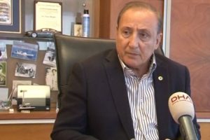 Timur Noyan: Bursaspor'da en b&uuml;y&uuml;k sorun şeffaf olunmaması