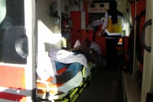 Tren kamyonete &ccedil;arptı: 5 yaralı