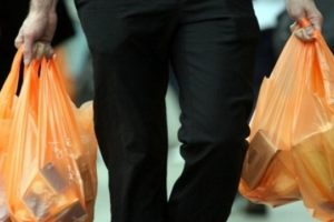 Hollanda'da bedava poşet yasaklanıyor