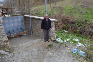 Bursa Yenişehir'de şifalı &ccedil;eşme &ccedil;&ouml;pl&uuml;ğe d&ouml;nd&uuml;