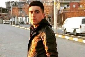Cizre'de şehit olan uzman &ccedil;avuşun Osmaniye'deki baba evine ateş d&uuml;şt&uuml;