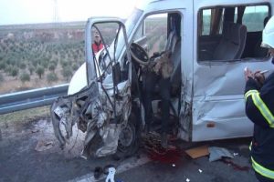 Cenaze konvoyunda kaza: 1 &ouml;l&uuml;, 2 yaralı