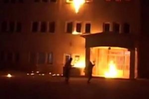 PKK'lılar &ouml;ğrenci yurdunu b&ouml;yle ateşe verdi