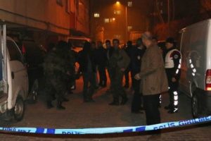 Kuru sıkı tabancayla &ouml;zel harekat polislerini alarma ge&ccedil;irdi!