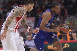 Anadolu Efes lideri devirdi!