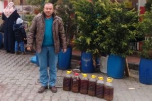 Telefonla bildirenin atığı evinden alınıyor