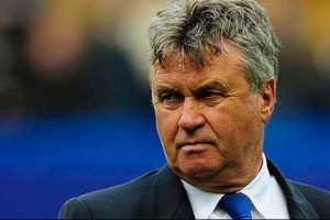Chelsea'nin yeni hocası Guus Hiddink!