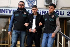Bursa'da narkotik polisinden 150 bin liralık esrar vurgunu