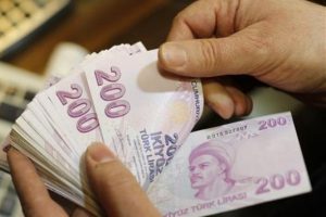 Fed'den sonra en &ccedil;ok TL kazandırdı
