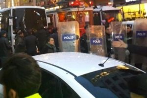 İstanbul'da g&ouml;steriye polis m&uuml;dahalesi