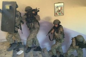 Diyarbakır'da asker b&ouml;yle girdi