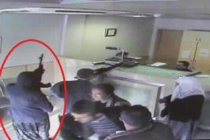 Kadın şalvarlı PTT soygunu kamerada