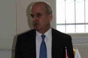 Rekt&ouml;rden 'paralel' &ccedil;ıkışı: M&uuml;saade etmem!