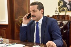 Bakan telefonda &ccedil;ift&ccedil;ilerin sorunları dinledi