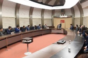 Kılı&ccedil;daroğlu, &uuml;niversite &ouml;ğrencileriyle bir araya geldi