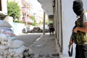 PKK, &ccedil;ağrılarına uymayan Batman'ı 'hain' ilan etti