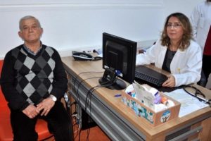 5 yıl akciğerinde tavuk kemiği ile yaşadı