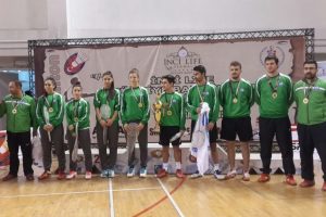 Bursa Yıldırım badmintonda T&uuml;rkiye şampiyonu