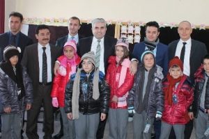 Bursa UEDAŞ miniklerin kışını yaza &ccedil;evirdi