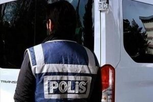 FET&Ouml; operasyonunda 2 emniyet m&uuml;d&uuml;r&uuml; de g&ouml;zaltında
