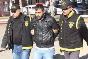 Polise adres tarif etmek isteyince yakalandı