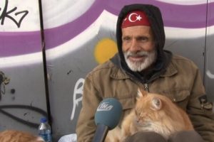 "Belki de &ccedil;oğu beni &ouml;lm&uuml;ş biliyordur"
