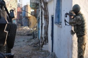 Mardin'de 14 ter&ouml;rist &ouml;ld&uuml;r&uuml;ld&uuml;