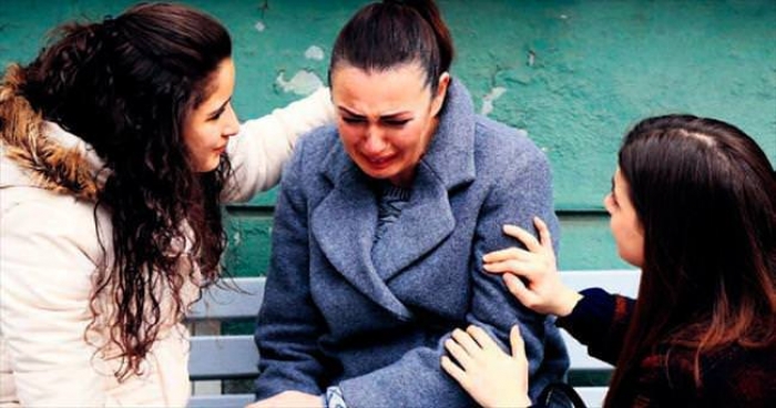 'Kırgın &Ccedil;i&ccedil;ekler' yine reytinglerde zirveye oturdu...