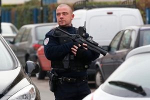 Fransa'da ter&ouml;r operasyonunda iki g&ouml;zaltı
