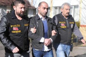 3 kişinin cinayet sanığına 3 kez &ouml;m&uuml;r boyu hapis cezası