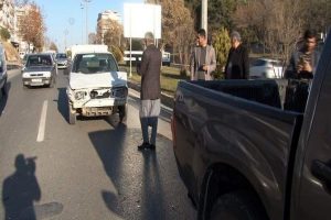Kazayı izlerken kaza yaptılar