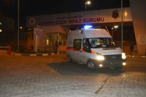 Cezaevinde gardiyan mahkum kavgası