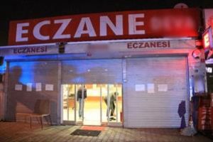 Eczaneden silah sesleri y&uuml;kseldi re&ccedil;ete tartışması kanlı bitti