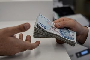 Y&uuml;z binlerce taşeron 6 ay daha bekleyecek