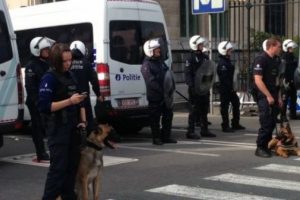 Paris saldırılarıyla ilişkili bir kişi daha yakalandı