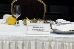 Kılı&ccedil;daroğlu, gazetelerin Ankara temsilcileri ile bir araya geldi