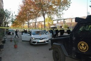 Barışma teklif ettiği eşine kurşun yağdırdı
