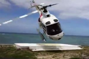 Turist helikopteri b&ouml;yle kontrolden &ccedil;ıktı
