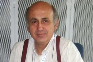 Profes&ouml;r Uyar: T&uuml;rkiye, yenilenebilir enerjide fırsatı ka&ccedil;ırmak &uuml;zere