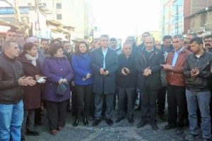 "Daha fazla acıya yol a&ccedil;madan bu ablukayı kaldırın"