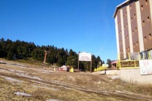 Bursa Uludağ'da tesisler yılbaşına hazır ama kar yok