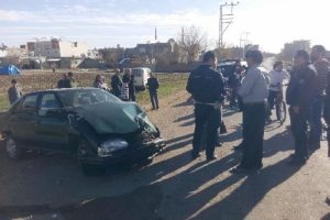 Adıyaman'da minib&uuml;s ile otomobil &ccedil;arpıştı: 2 yaralı
