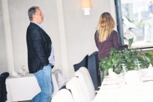 Fatih Aksoy sevgilisi Burcu Bing&ouml;l'&uuml; ABD'ye yollamış...