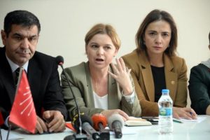 CHP'li B&ouml;ke: Sur'daki &ccedil;atışmalı s&uuml;recin aşılması gerekiyor