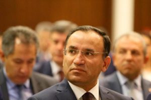 Bekir Bozdağ: Hukuka bağlı olmayan vicdan bağımsız olamaz