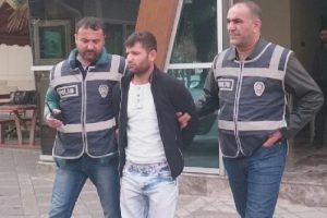 Kocaeli'de bilgisayar hırsızları yakalandı