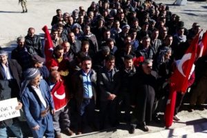 Şırnaklılar ter&ouml;re tepki i&ccedil;in y&uuml;r&uuml;d&uuml;